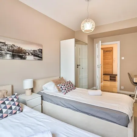 Grochowska 207 Rondo Wiatraczna By Perfectapart * 华沙