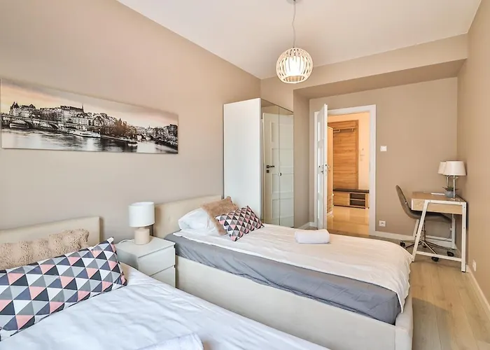 Grochowska 207 Rondo Wiatraczna By Perfectapart * Varsó